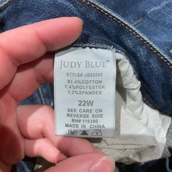 Judy Blue Boyfriend Fit Ripped Jean 22W - Picture 5 of 9